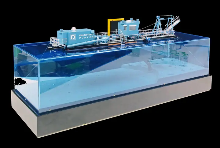 Baggerschiff von Düchting Pumpen – 1:100 Maßstabsmodell von TNBuilt West