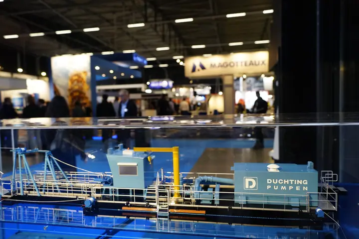 Dredger Boat by Düchting Pumpen – 1:100 scale model by TNBuilt West, view 4