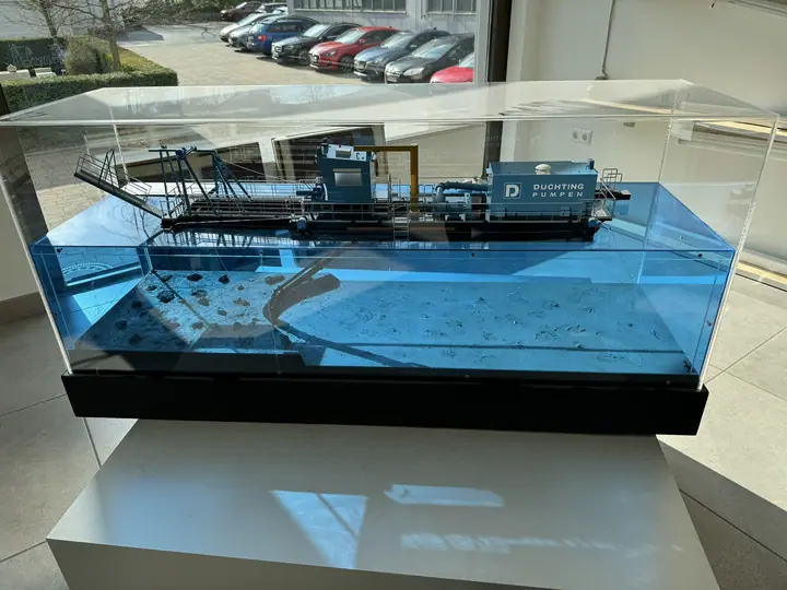 Dredger Boat by Düchting Pumpen – 1:100 scale model by TNBuilt West, view 5