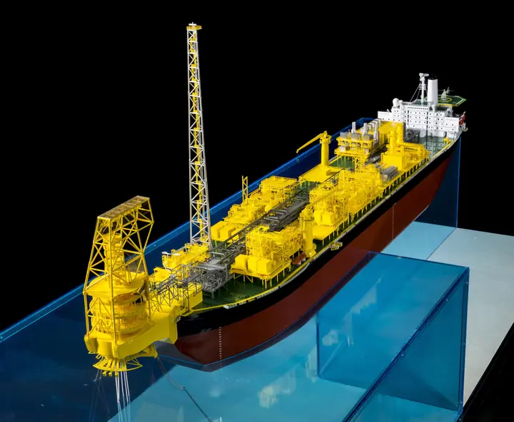 FPSO-Darstellung über & unter Wasser – 1:200 Maßstabsmodell von TNBuilt West, ansehen 6