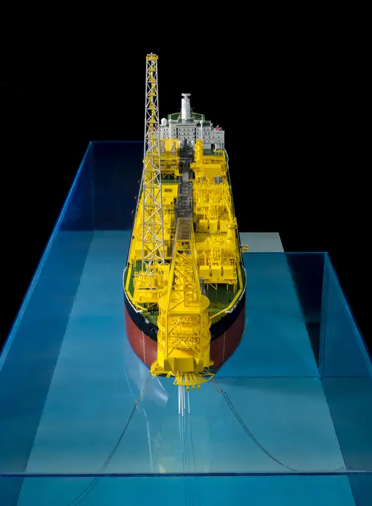 FPSO-Darstellung über & unter Wasser – 1:200 Maßstabsmodell von TNBuilt West, ansehen 7