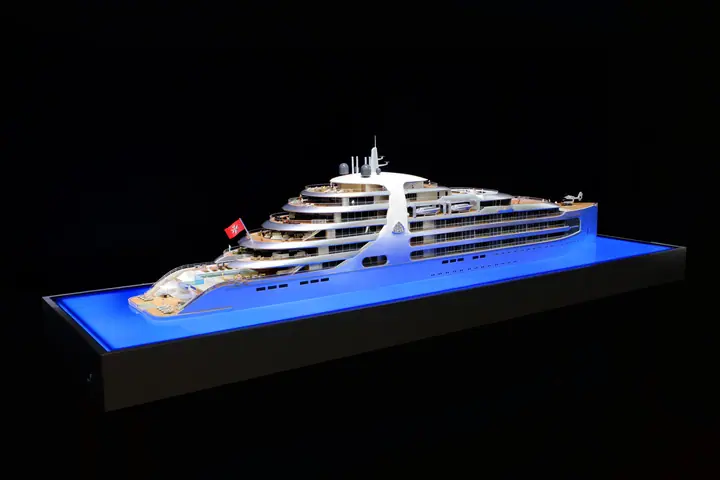 “Beyond Horizons” Superyacht by MAYBACH – 1:100 scale model by TNBuilt West, view 2