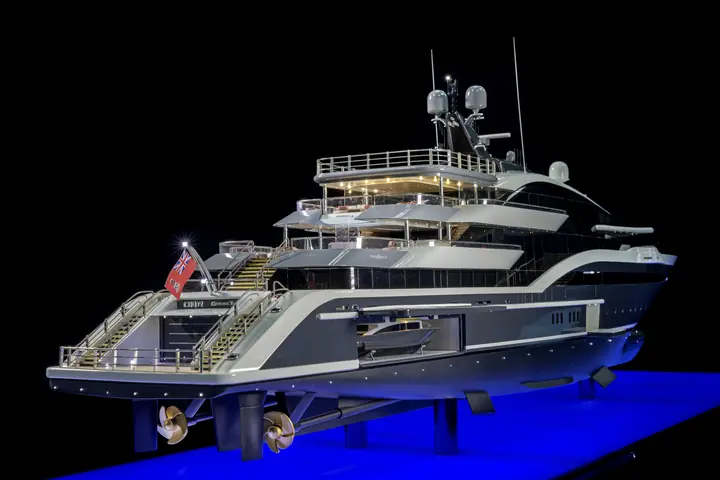 «DAR» (حاليًا «Luna») يخت فاخر من OCEANCO – 1:50 مجسم من إنتاج TNBuilt West