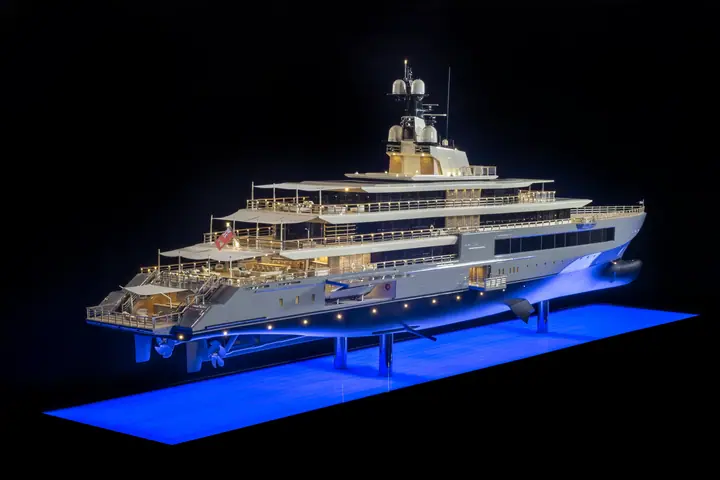 “Seven Seas” Superyacht von OCEANCO – 1:50 Maßstabsmodell von TNBuilt West
