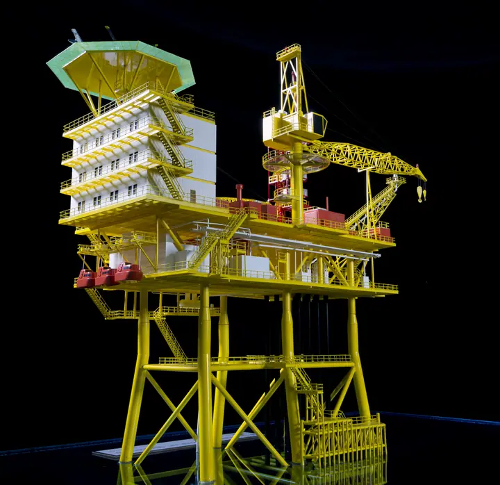 Plataforma Offshore Fija (Jacket) – 1:100 maqueta de TNBuilt West