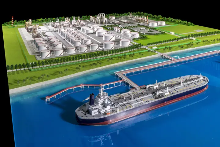 Oil Refinery & Marine Terminal scale model by TNBuilt West