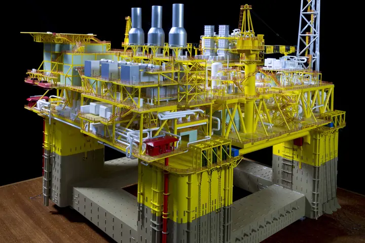 Tension-Leg-Halbtaucherplattform – 1:100 Maßstabsmodell von TNBuilt West, ansehen 2