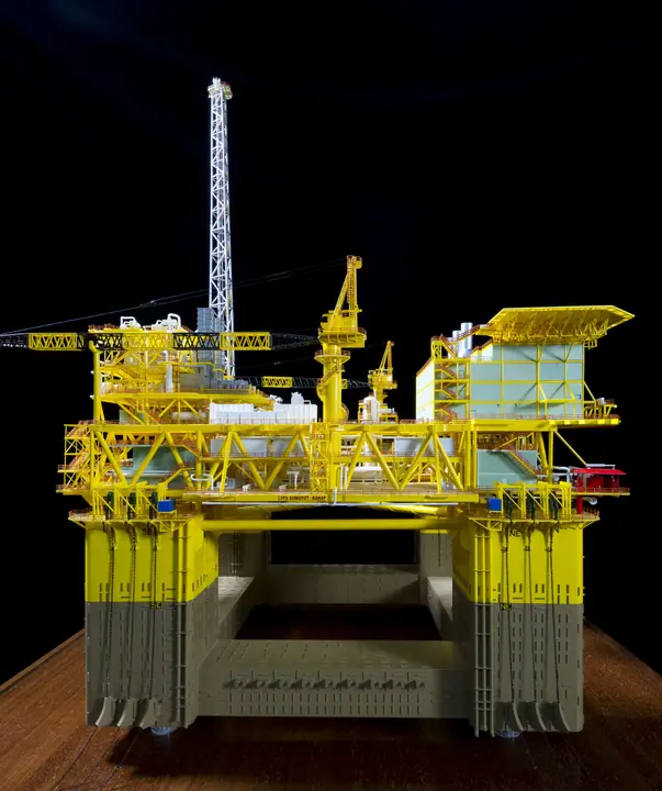 Tension-Leg-Halbtaucherplattform – 1:100 Maßstabsmodell von TNBuilt West, ansehen 7